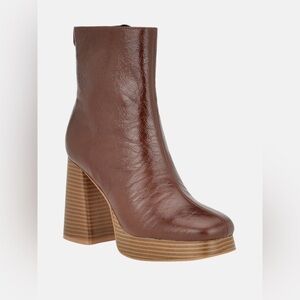 Guess Danca Platform Bootie in Medium Brown size 9 $129